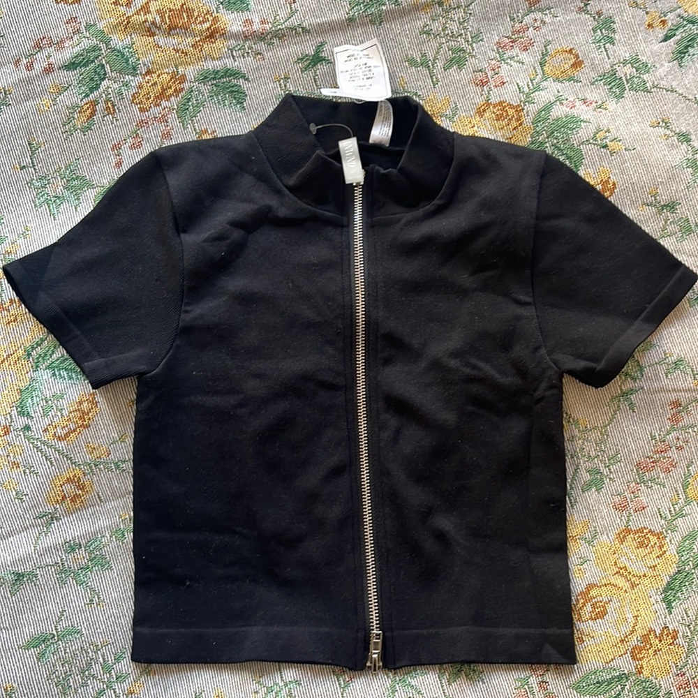 ANWND Black Ribbed Top
